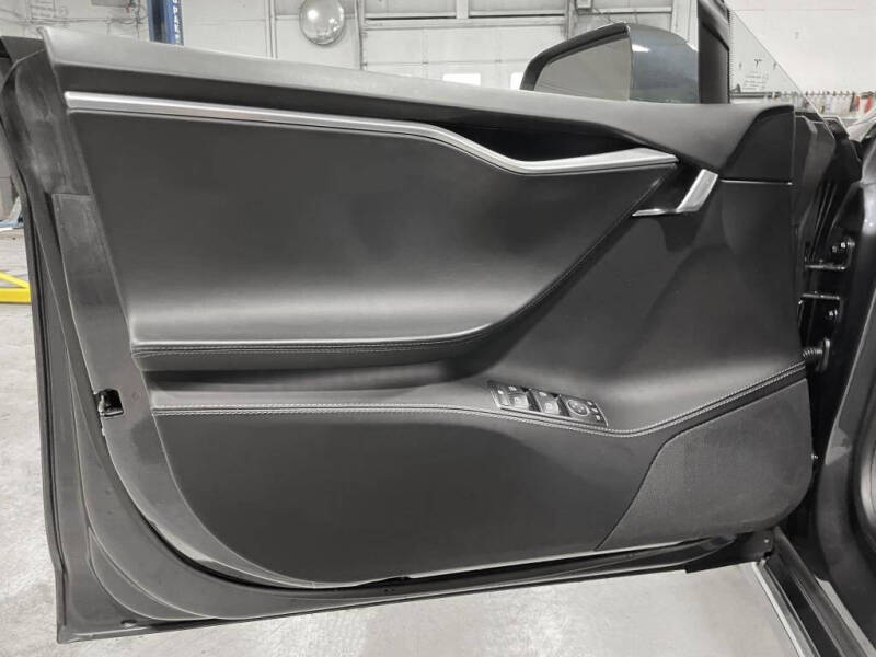 2016 Tesla Model S 75D