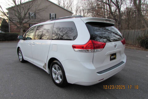 2012 Toyota Sienna LE 8-Passenger