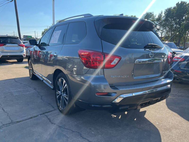 2020 Nissan Pathfinder Platinum