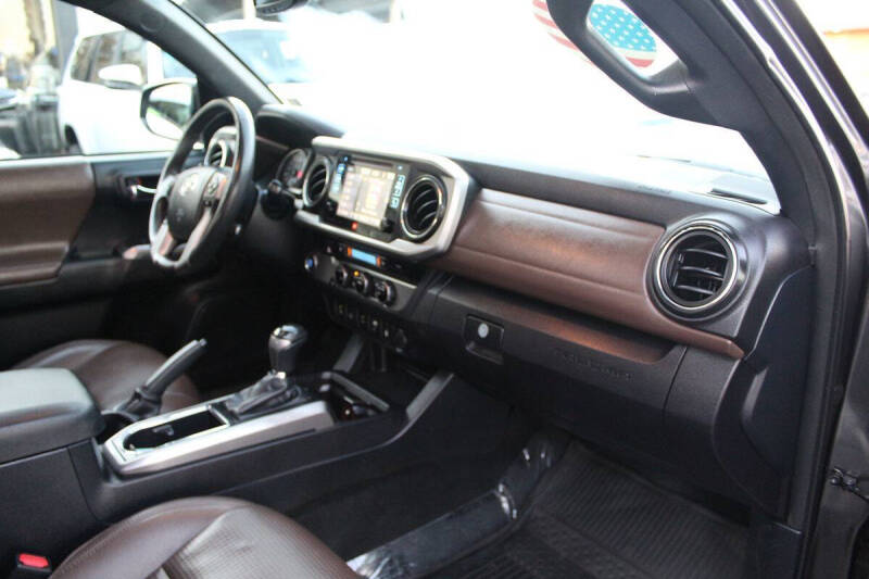 2017 Toyota Tacoma Limited