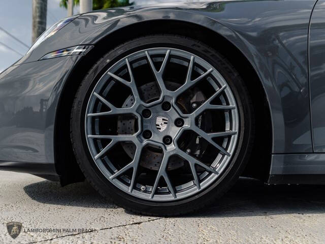 2025 Porsche 911 Carrera