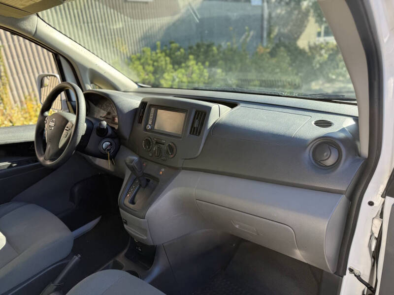 2021 Nissan NV200 SV