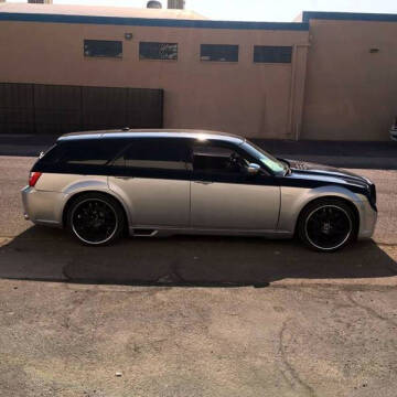 2005 Dodge Magnum SE