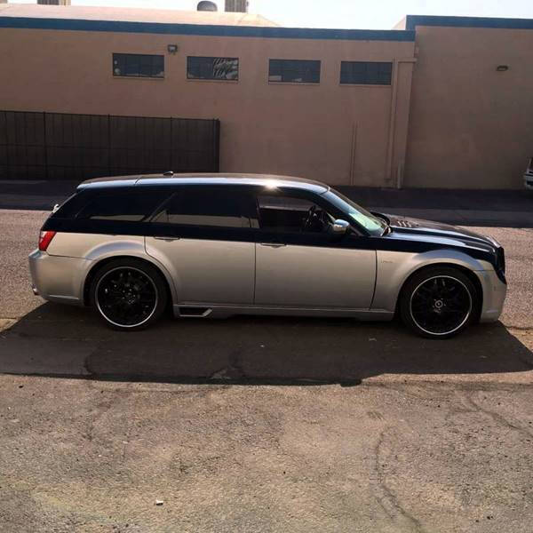 2005 Dodge Magnum SE photo 3