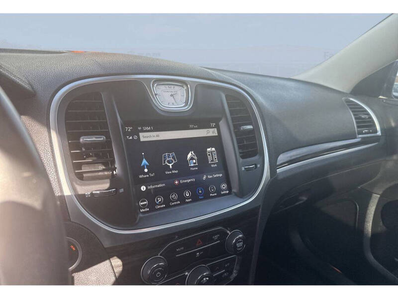 2018 Chrysler 300 Touring L