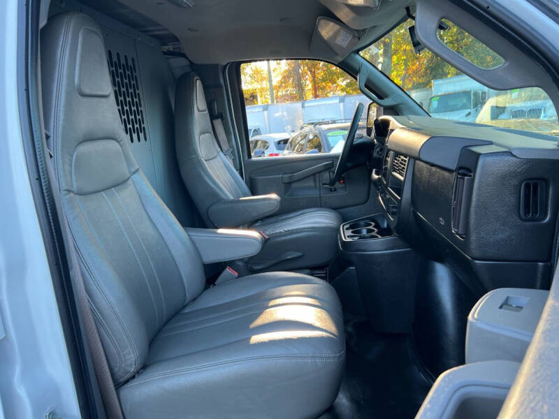 2021 Chevrolet Express 2500