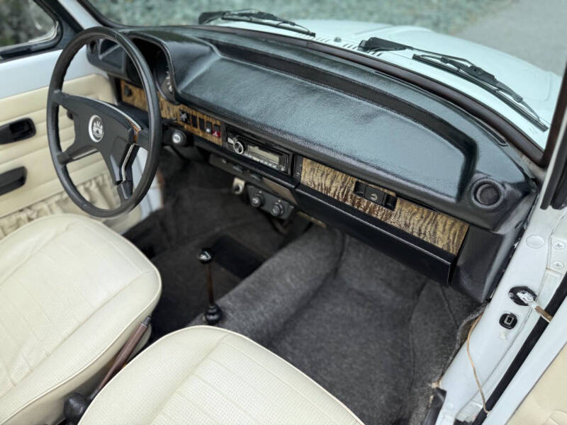 1977 Volkswagen Super Beetle