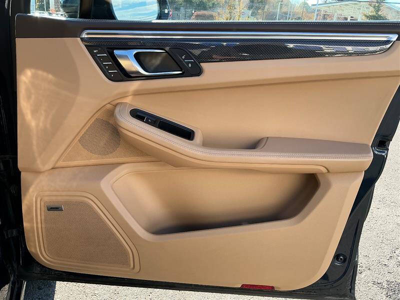 2016 Porsche Macan Turbo