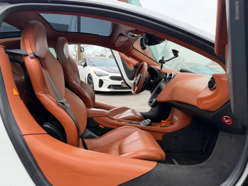 2017 McLaren 570GT