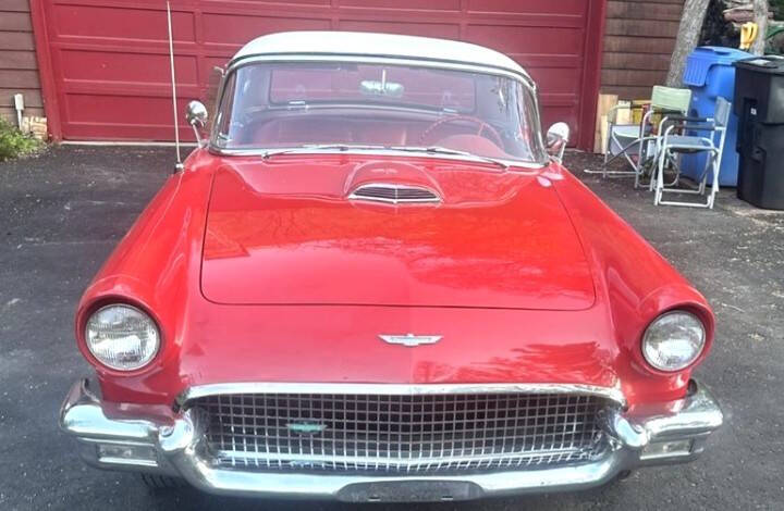 1957 Ford Thunderbird