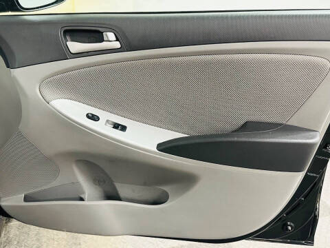 2013 Hyundai Accent GS