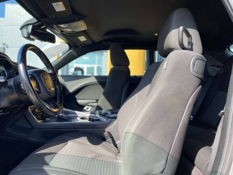 2016 Dodge Challenger SXT