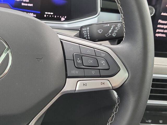 2025 Volkswagen Taos SE