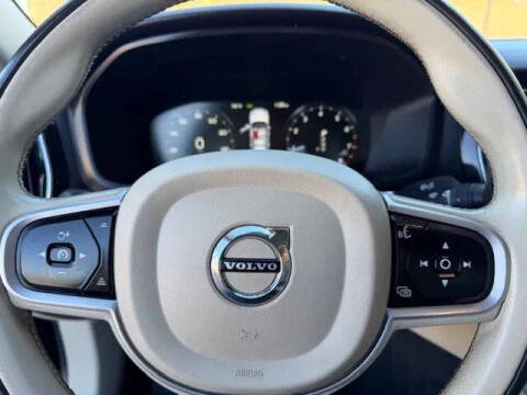 2021 Volvo S60 T5 Momentum