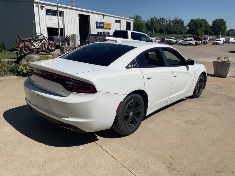 2016 Dodge Charger SXT