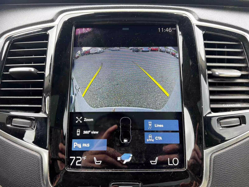 2016 Volvo XC90 T6 Momentum