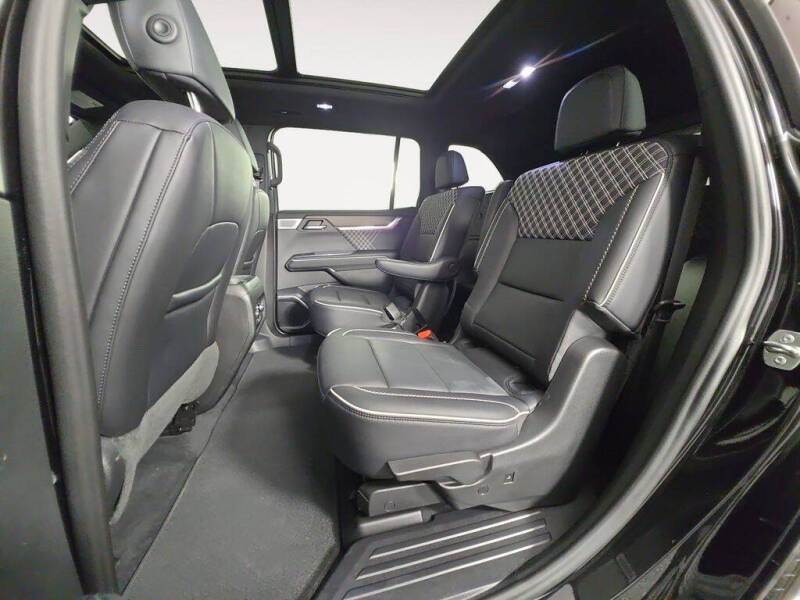 2024 GMC Acadia Denali