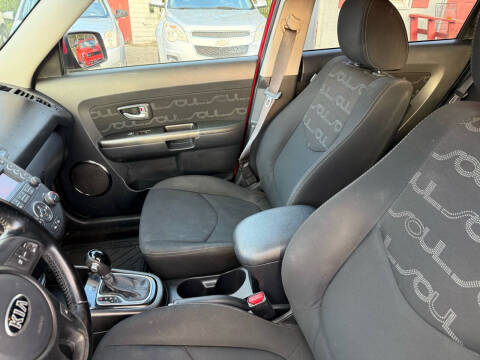 2013 Kia Soul +
