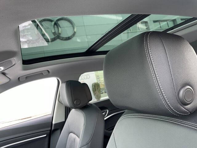 2024 Audi Q8 e-tron quattro Premium