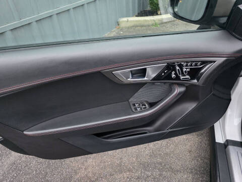 2015 Jaguar F-TYPE R