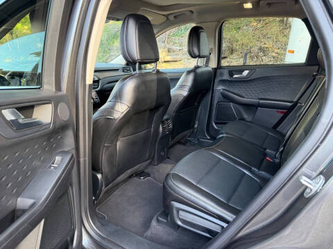 2020 Ford Escape Hybrid Titanium