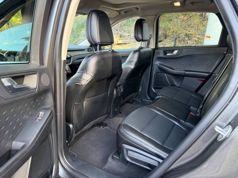 2020 Ford Escape Hybrid Titanium
