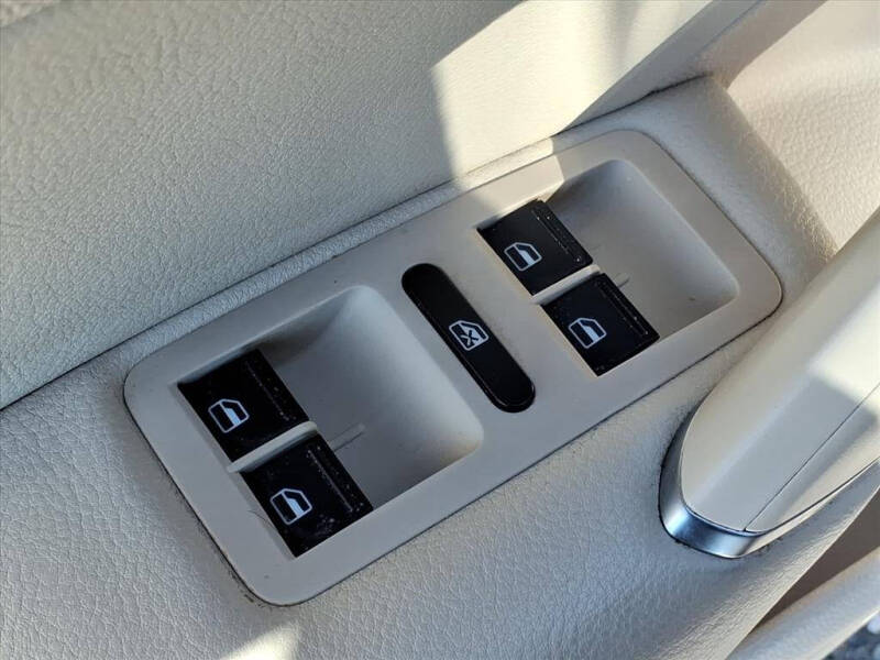 2018 Volkswagen Passat 2.0T SEL Premium