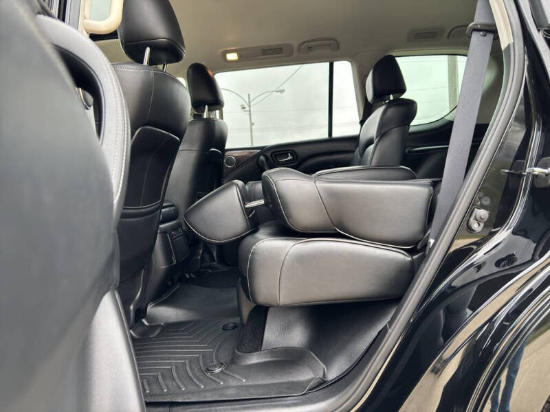 2022 Infiniti QX80 Luxe