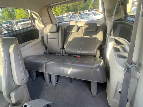 2010 Volkswagen Routan SE