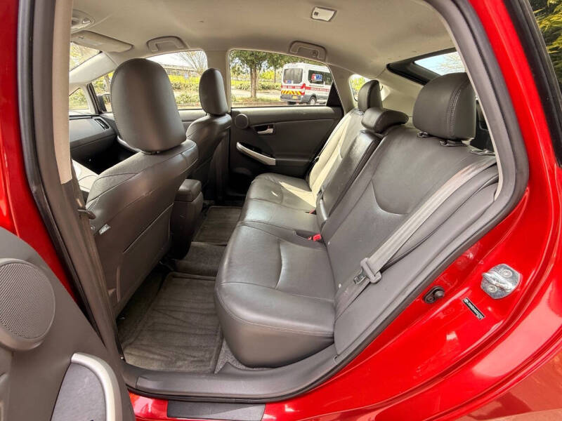 2010 Toyota Prius III