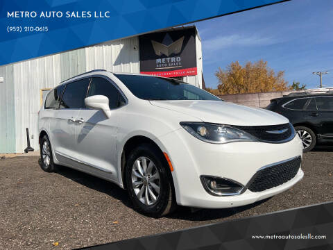 2018 Chrysler Pacifica for sale at METRO AUTO SALES LLC in Lino Lakes MN