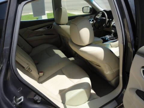 2012 Infiniti M37
