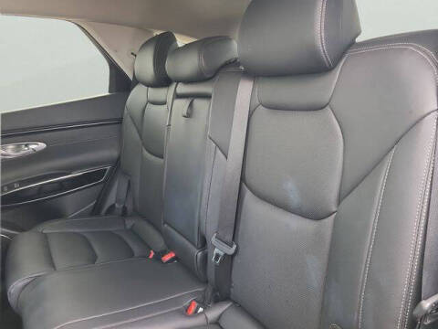 2025 Genesis GV70 2.5T Standard