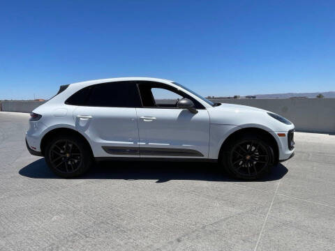 2023 Porsche Macan T