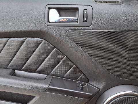 2012 Ford Mustang V6