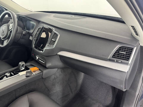 2025 Volvo XC90 B5 Core Bright Theme