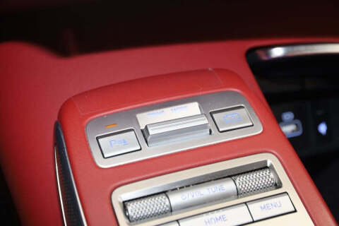 2023 Genesis GV70 2.5T Standard