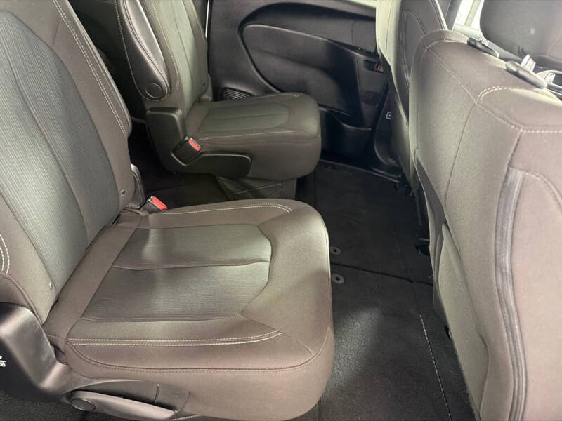 2023 Chrysler Pacifica Touring