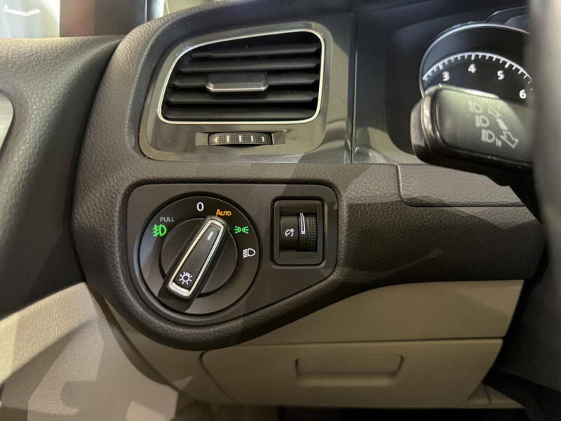 2018 Volkswagen Golf TSI SE