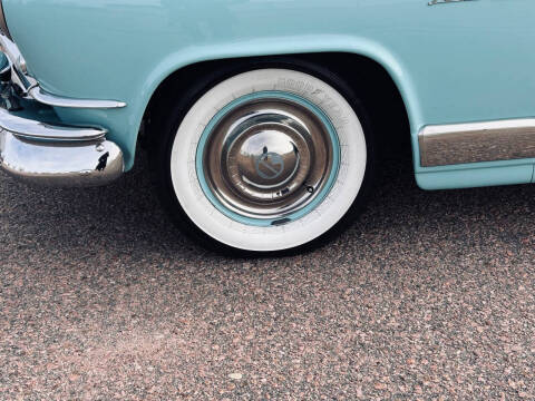 1952 Kaiser TRAVLER