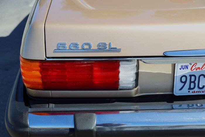 1986 Mercedes-Benz 560-Class 560 SL