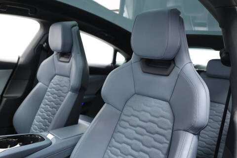 2024 Audi e-tron GT quattro Premium Plus