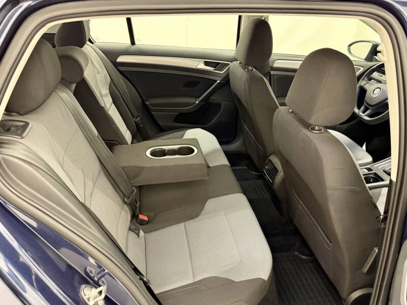 2016 Volkswagen e-Golf SE