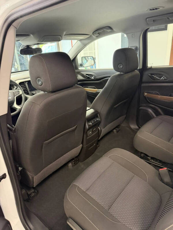 2022 GMC Acadia SLE