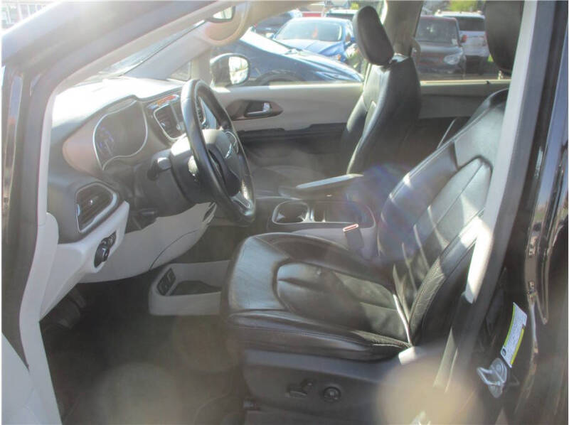 2018 Chrysler Pacifica Touring L