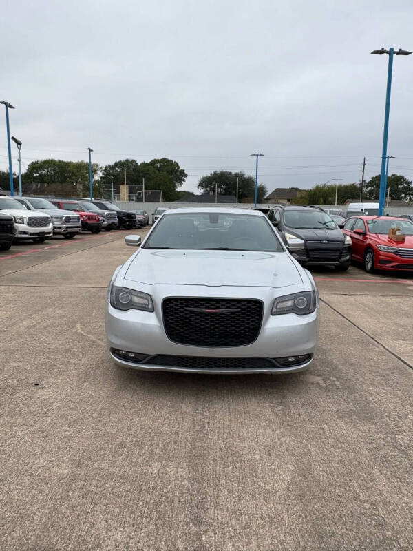 2023 Chrysler 300 S V6