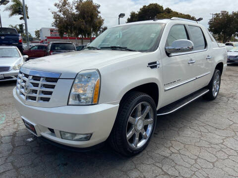 2007 Cadillac Escalade EXT for sale at Auto Max of Ventura in Ventura CA