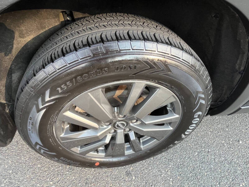 2024 Nissan Pathfinder S