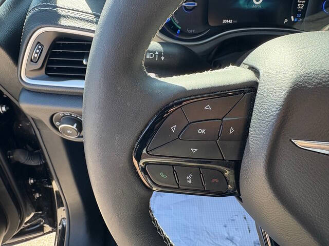 2023 Chrysler Pacifica Plug-In Hybrid Touring L