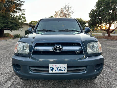 2005 Toyota Sequoia SR5